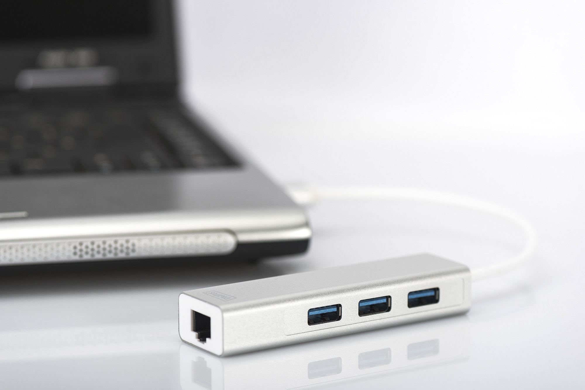 Digitus DA-70250-1 3 Port USB 3.0 Hub & USB 3.0 Gigabit Ethernet Adaptörü - görsel 3